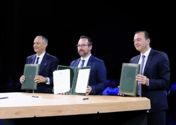 Aéronautique: signature de trois accords avec des acteurs internationaux