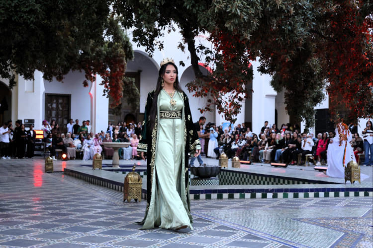 Fès: Entre authenticité et modernité, les jeunes de l’OFPPT subliment le caftan
